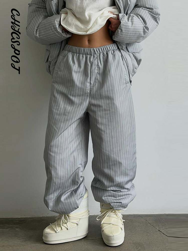 Nouvel ensemble pantalon et veste matelassée rayée à capuche et manches longues pour femme, style streetwear, avec pantalon lanterne et empiècements, tenue d'hiver