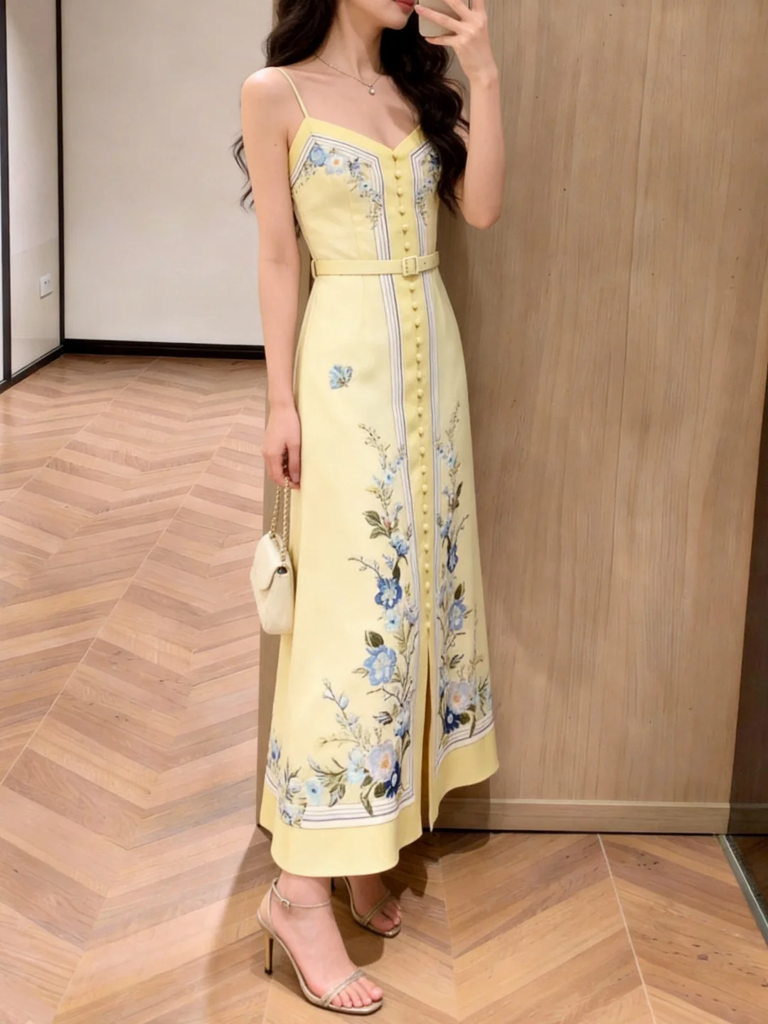 Robe longue d'été pour femme, nouvelle collection, imprimé floral, boutons sur le devant, avec ceinture, coupe ajustée, sans manches, style camisole
