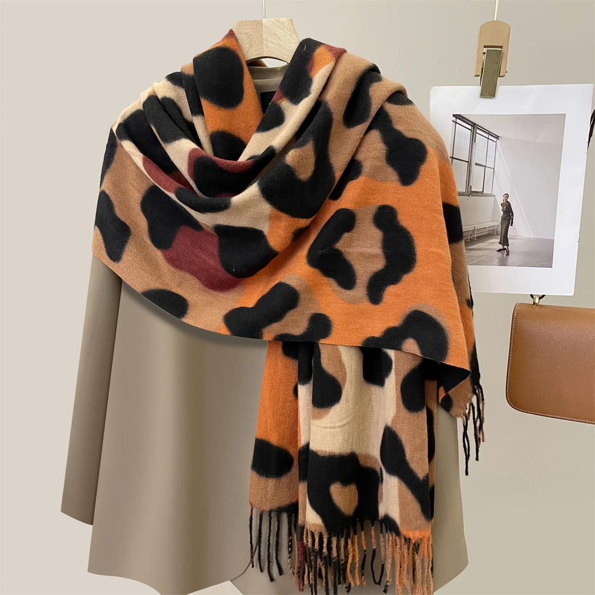 Écharpe Grande Taille à Motif Léopard Rétro pour Femmes, en Tissu Polyester Doux et Confortable, Châle Surdimensionné, Écharpe de Cou à Motif Animal à la Mode