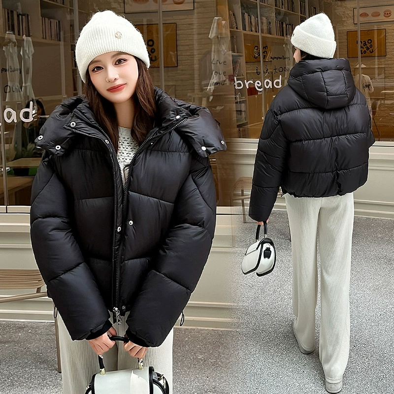 Manteau d'hiver 2026 pour femmes, en coton épais, coupe ample, à capuche, nouveau modèle court, rembourré en coton, parka pour femmes.