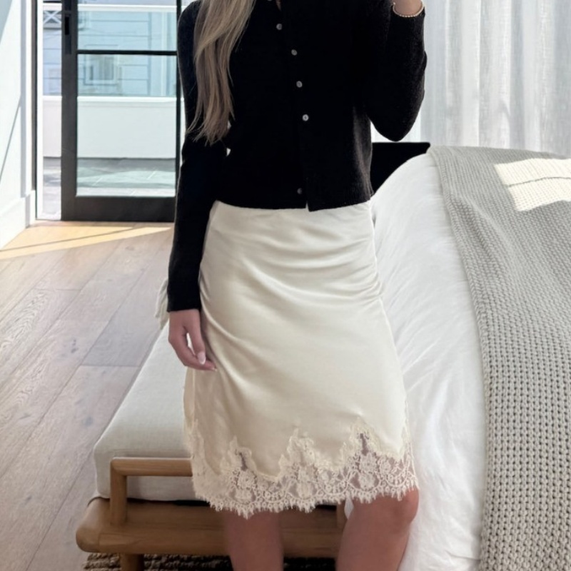 Jupes mi-longues en satin pour femmes, avec bordure en dentelle, taille élastique, élégantes, soyeuses, moulantes, longueur genou, sous-jupes