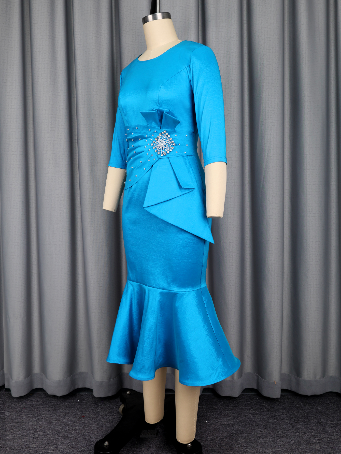 Robe sirène élégante en satin pour femmes, col rond, demi-manches, taille péplum, strass, paquet de hanches, mariages, église, robes d'événements formels