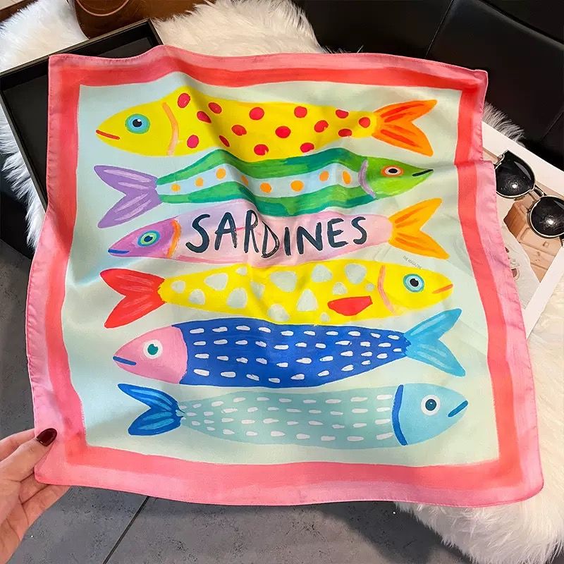 Foulards carrés en soie à motif poisson tendance pour femmes, élégants hijabs toutes saisons, décoratifs pour le cou, bandanas doux