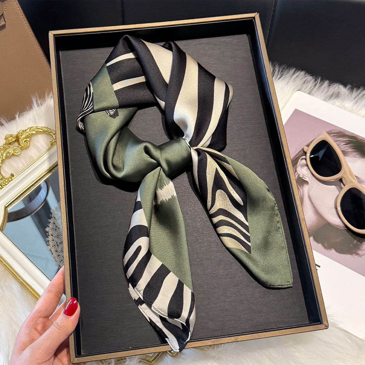Foulard carré de luxe imprimé léopard 70x70cm pour femmes, bandeau en Satin doux, cravate, bandeau féminin, cadeau de fête des mères