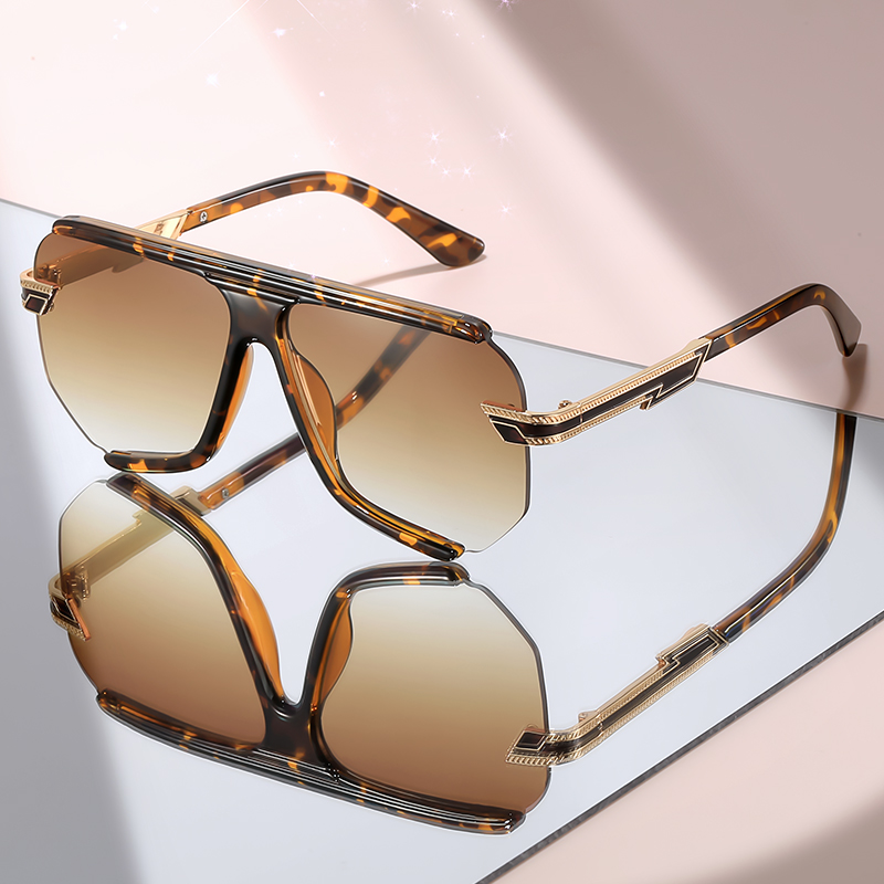 Lunettes de soleil aviateur surdimensionnées élégantes avec détails métalliques haut de gamme, conçues pour un style quotidien décontracté et une touche raffinée en extérieur