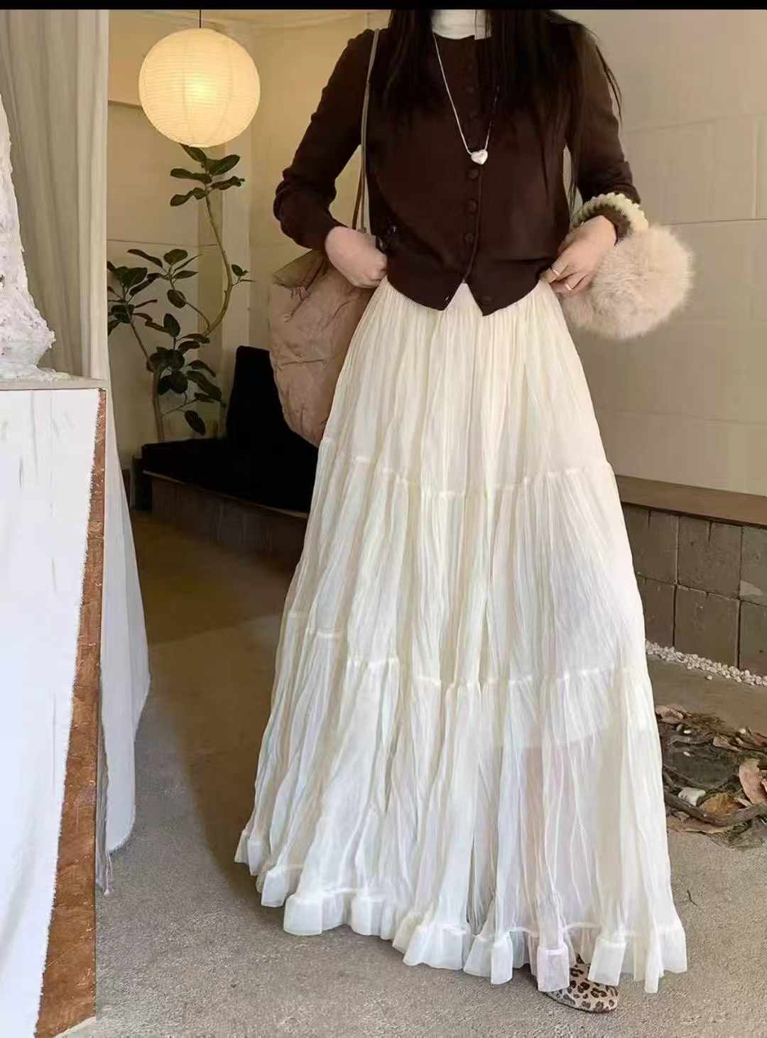 Jupe plissée élégante pour femme avec taille élastique, coupe ajustée, longueur longue, style A, tendance mode printemps 2026