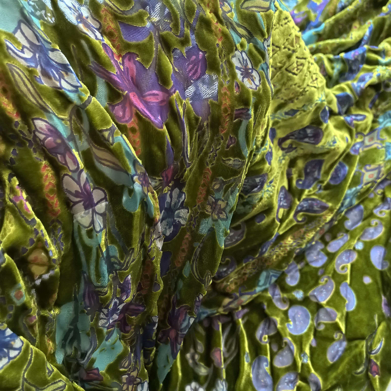 Tissu en velours brûlé vert soie à motif floral cachemire, vendu au mètre, pour robes d'été, tissu de créateur micro-transparent, largeur 140 cm