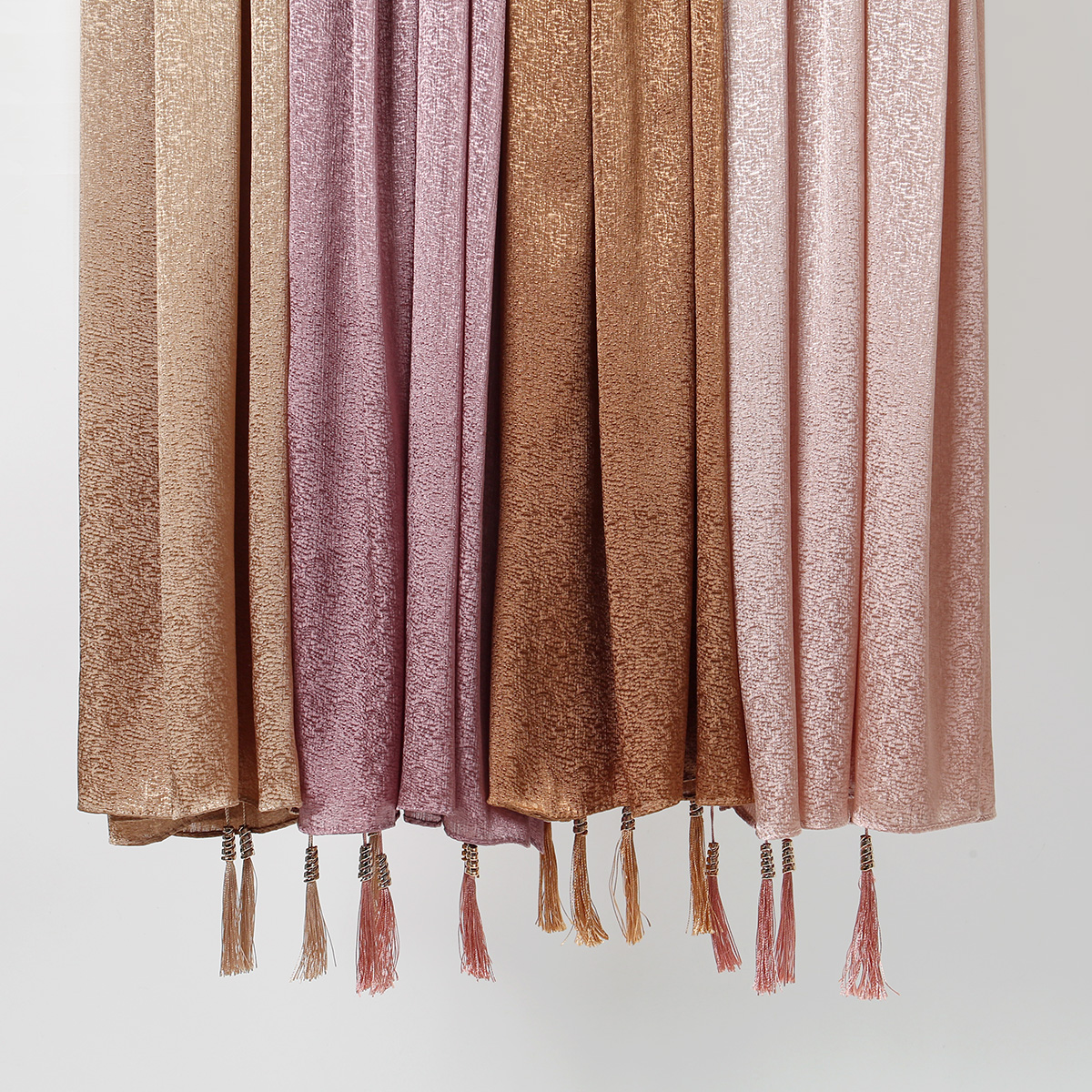 Foulard en satin de soie uni pour femme musulmane, châles longs, couvre-chefs islamiques pour femme, foulard à pompons de haute qualité pour le Ramadan 160*70cm