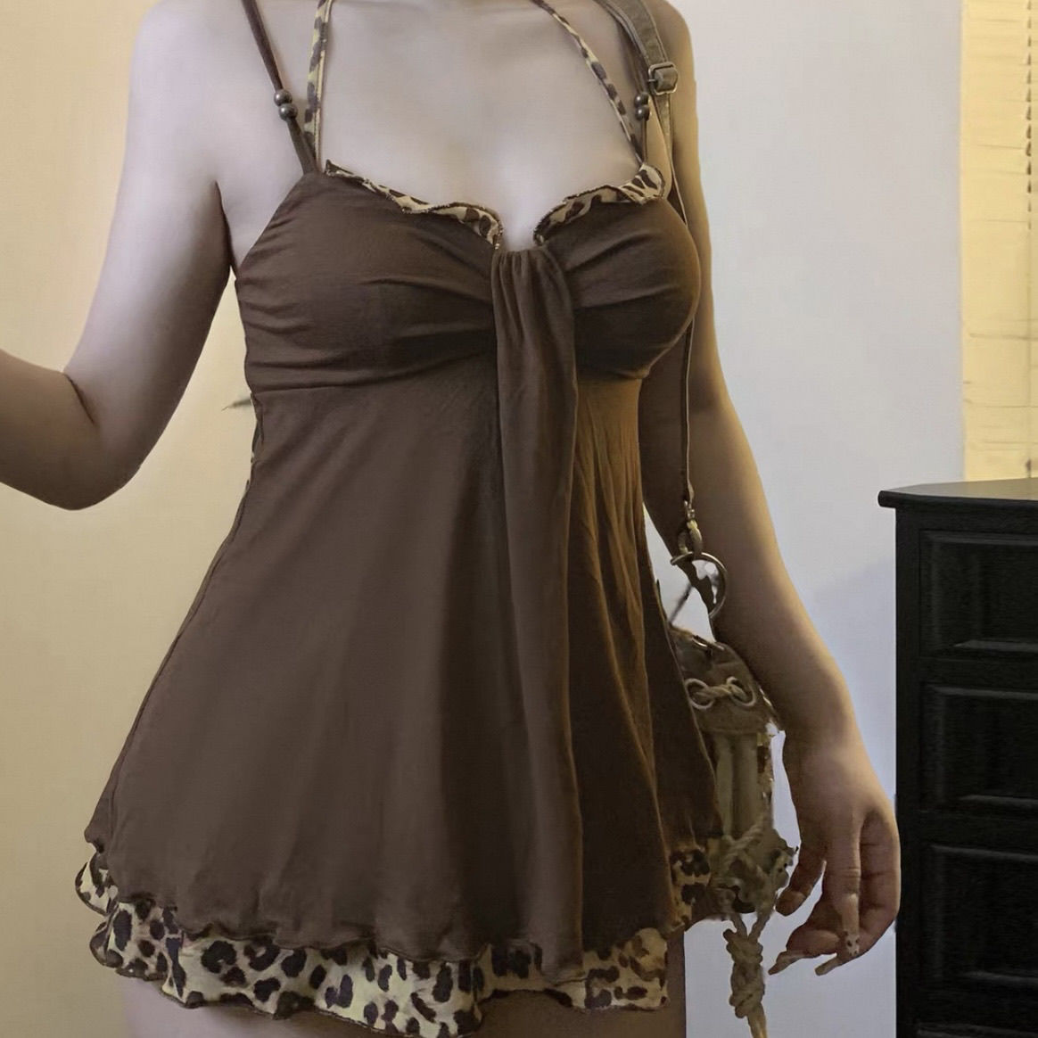 Haut licou sexy et à la mode pour fille légèrement dodue, grande taille, une fille chaude avec imprimé léopard, patchwork, dos nu, haut amincissant
