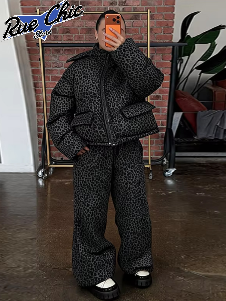 Ensemble en deux pièces pour femmes : veste en coton à imprimé léopard, manteau ample à capuche avec fermeture éclair, pantalon long à taille élastique, tenue d’hiver chaude et élégante.