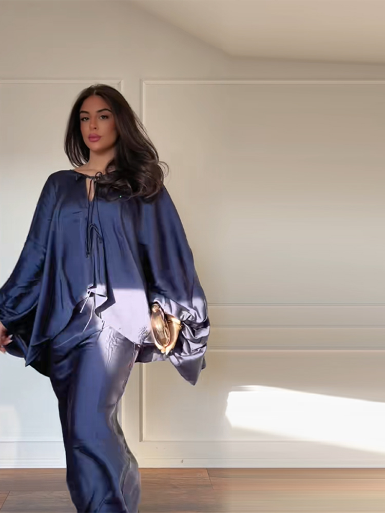 Ensemble décontracté deux pièces en satin pour femme : Haut oversize à col en V et manches chauve-souris, jupe longue taille haute – Tenue de soirée 2026 pour femme