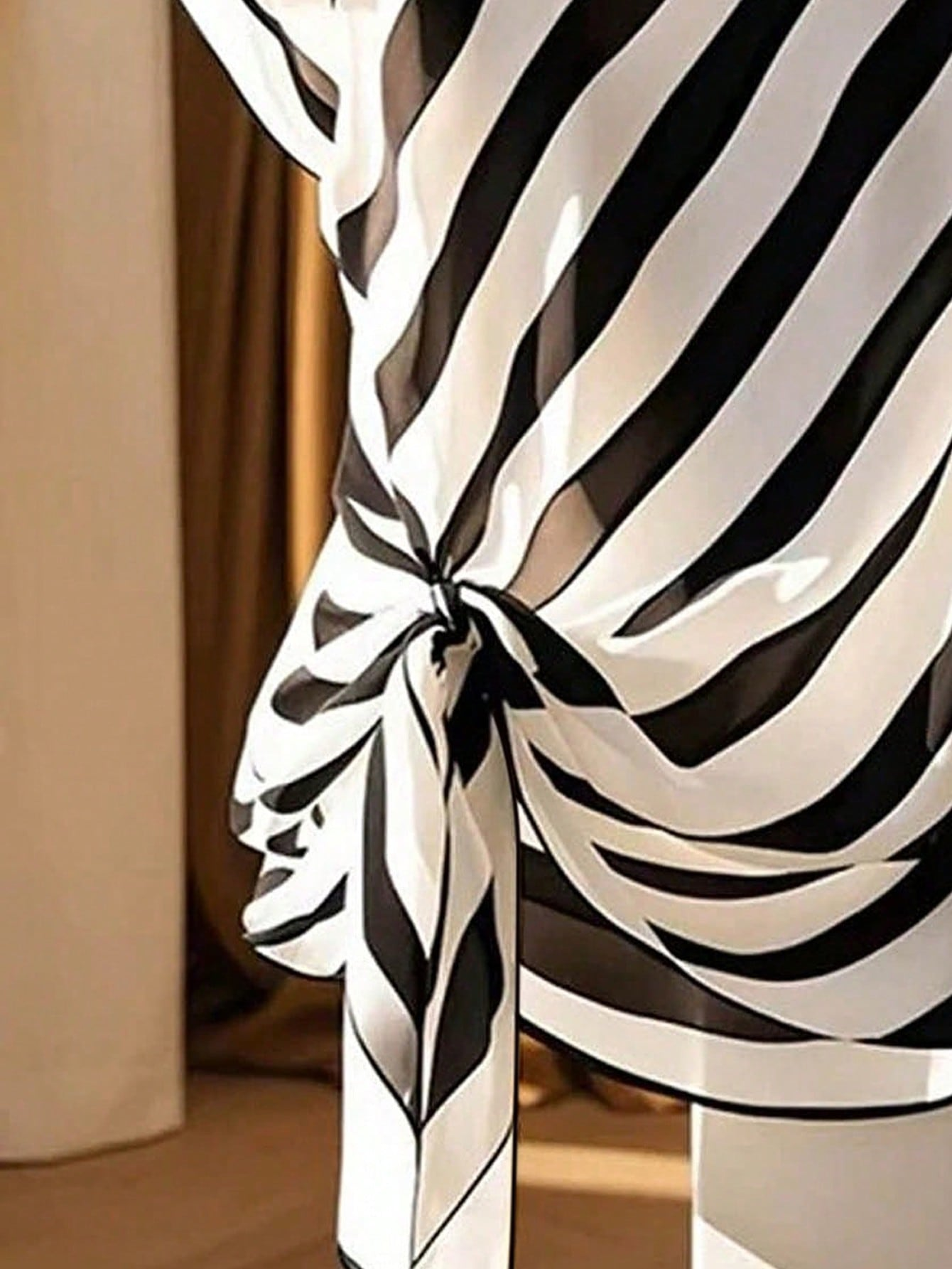 Chemise plissée sans manches à col rond rayée décontractée d'été pour femme