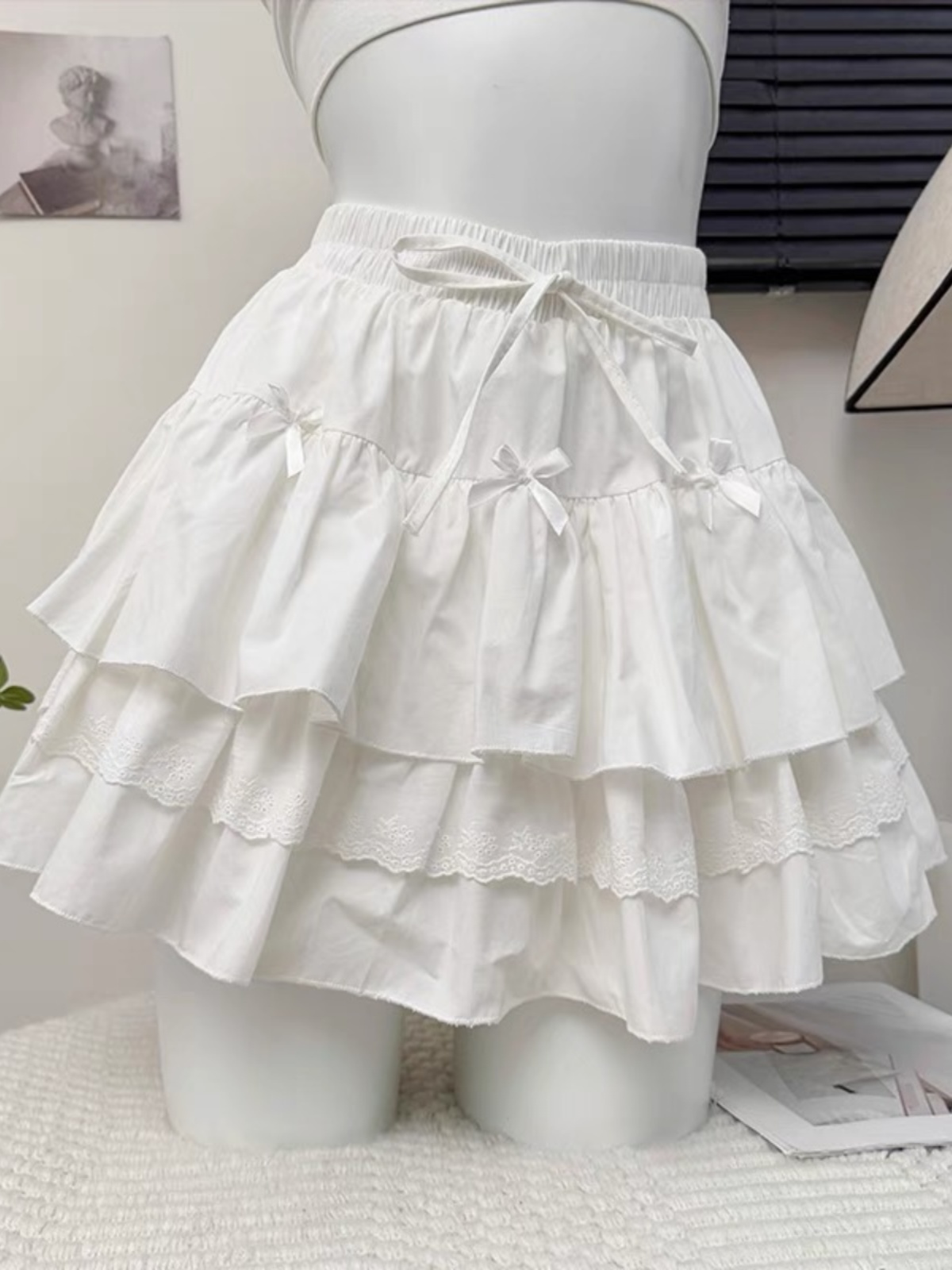 Grande taille gros mm pur blanc gâteau jupe dentelle mignon ballet style niche jupe femmes 2025 printemps nouvelle jupe courte