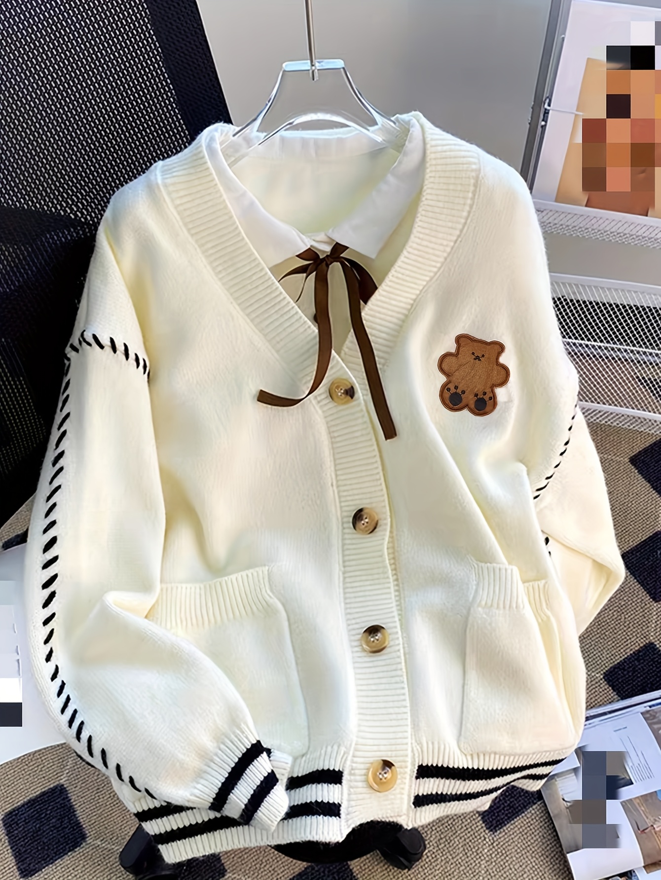 Ours brodé col en V tricot Cardigan femmes boutonné à manches longues pull avec poignets côtelés Preppy décontracté automne hiver tricots
