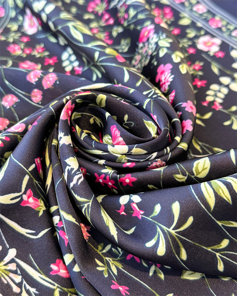 Foulard carré imprimé floral pour femmes, écharpes en soie, châle de plage élégant, bandanas, hijab de luxe, foulard pour le cou et les cheveux, 70x70cm