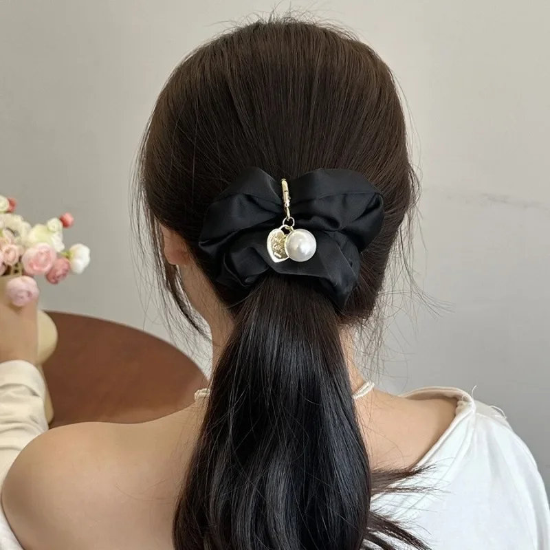 1 pièce Chouchou vintage en satin de soie couleur unie pour filles avec perles cœur dorées pour femmes, accessoires et attaches pour cheveux