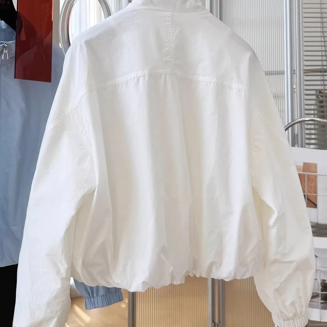 Manteau court blanc pour femme, nouvelle collection Printemps-Automne 2026, vêtement de protection solaire fin, veste décontractée à col montant avec fermeture éclair pour femme
