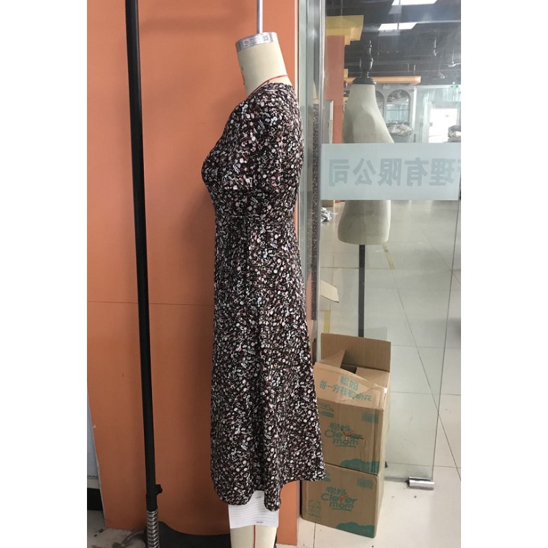 Robe portefeuille florale pour femme, col en V, manches courtes, taille haute, avec liens latéraux, coupe ajustée, longueur midi, décontractée, pour le bureau, l'été ou les soirées