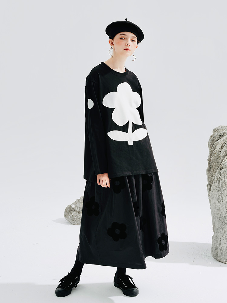 Jupe longue noire pour femme - Style pantalon, broderie florale, idéale pour les sorties décontractées du week-end, ambiance élégante et mystérieuse