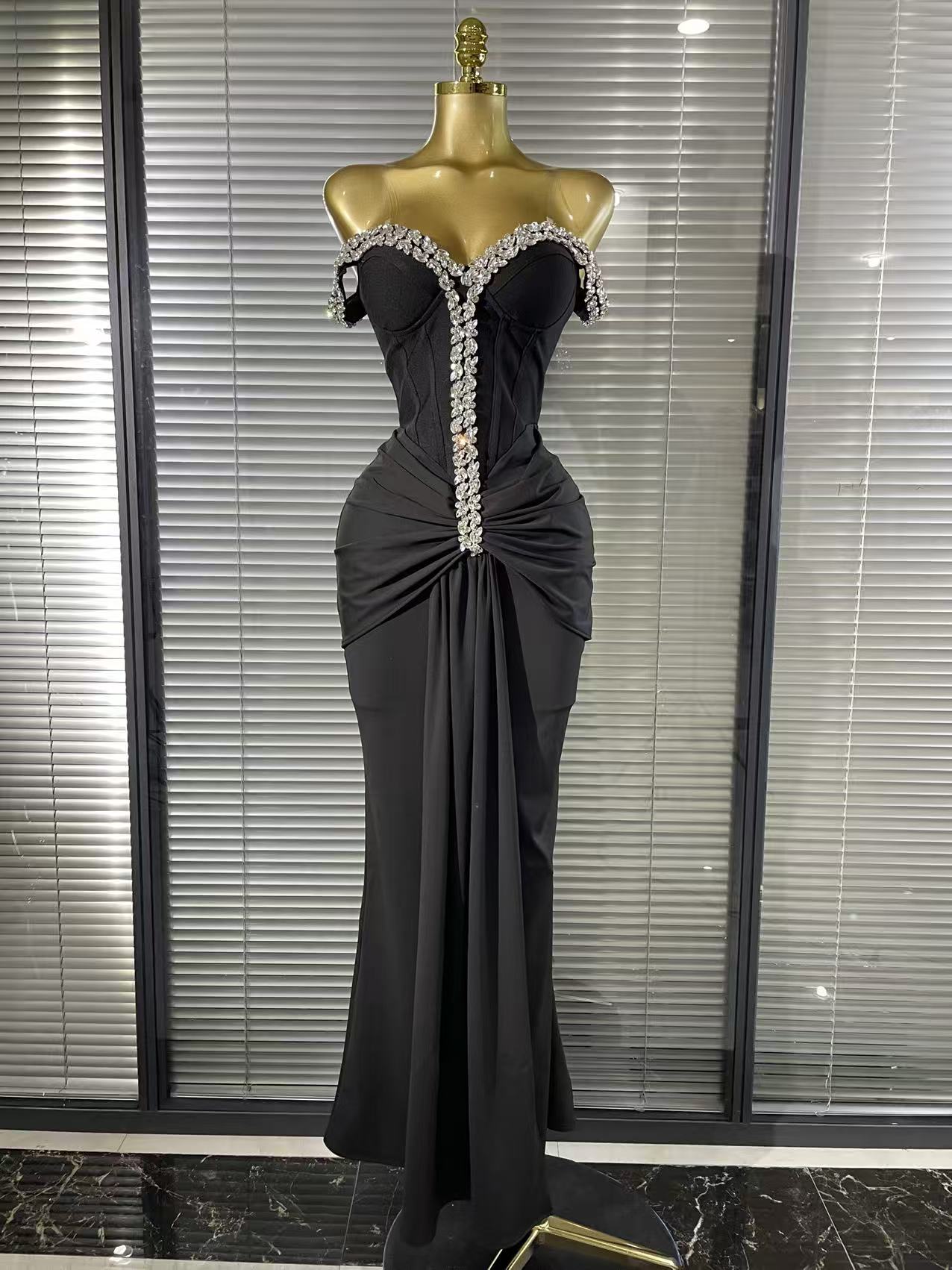 Robe longue moulante en cristal brillant pour femmes, couleur noire, épaules dénudées, Sexy, tenue de soirée élégante, tenue de célébration