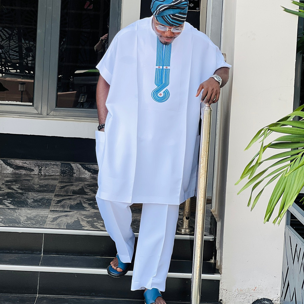 Tenue Traditionnelle Africaine Homme 2026 : Dashiki Brodé Blanc, Robe, Hauts et Pantalons, Costumes Bazin pour Mariage Musulman et Fêtes