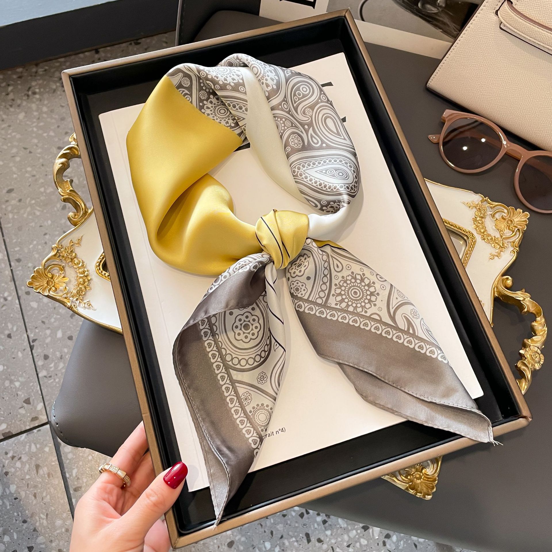 Châle carré en soie pour femmes, Design de luxe, écharpe carrée en Satin, Hijab, enveloppes de mode, foulard, bandes de cheveux, ruban, Bandana