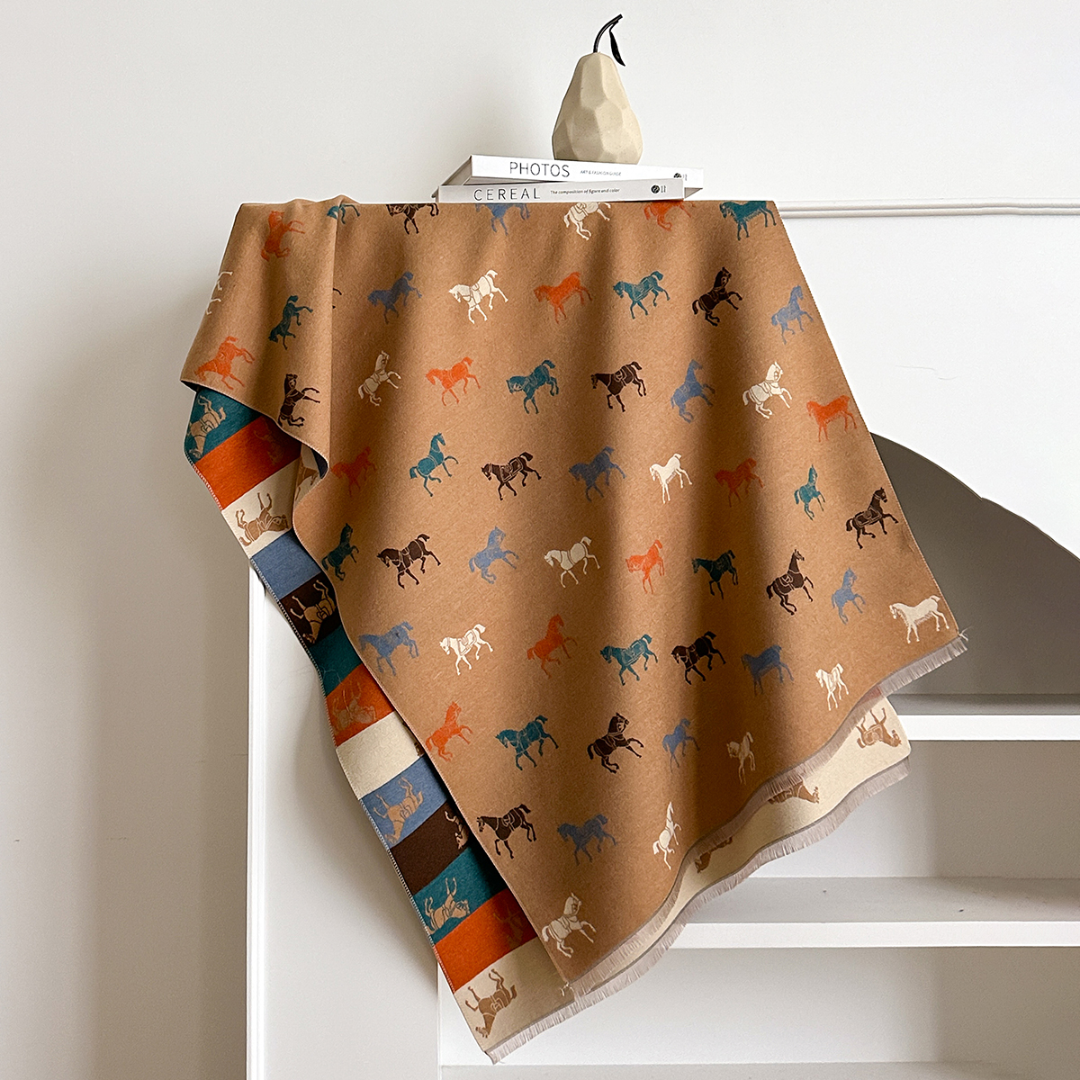 Dernière conception élégance cheval imprimé écharpe Pashmina doux chaud frange Pashmina châle hiver résistant au froid coupe-vent couverture Scraf