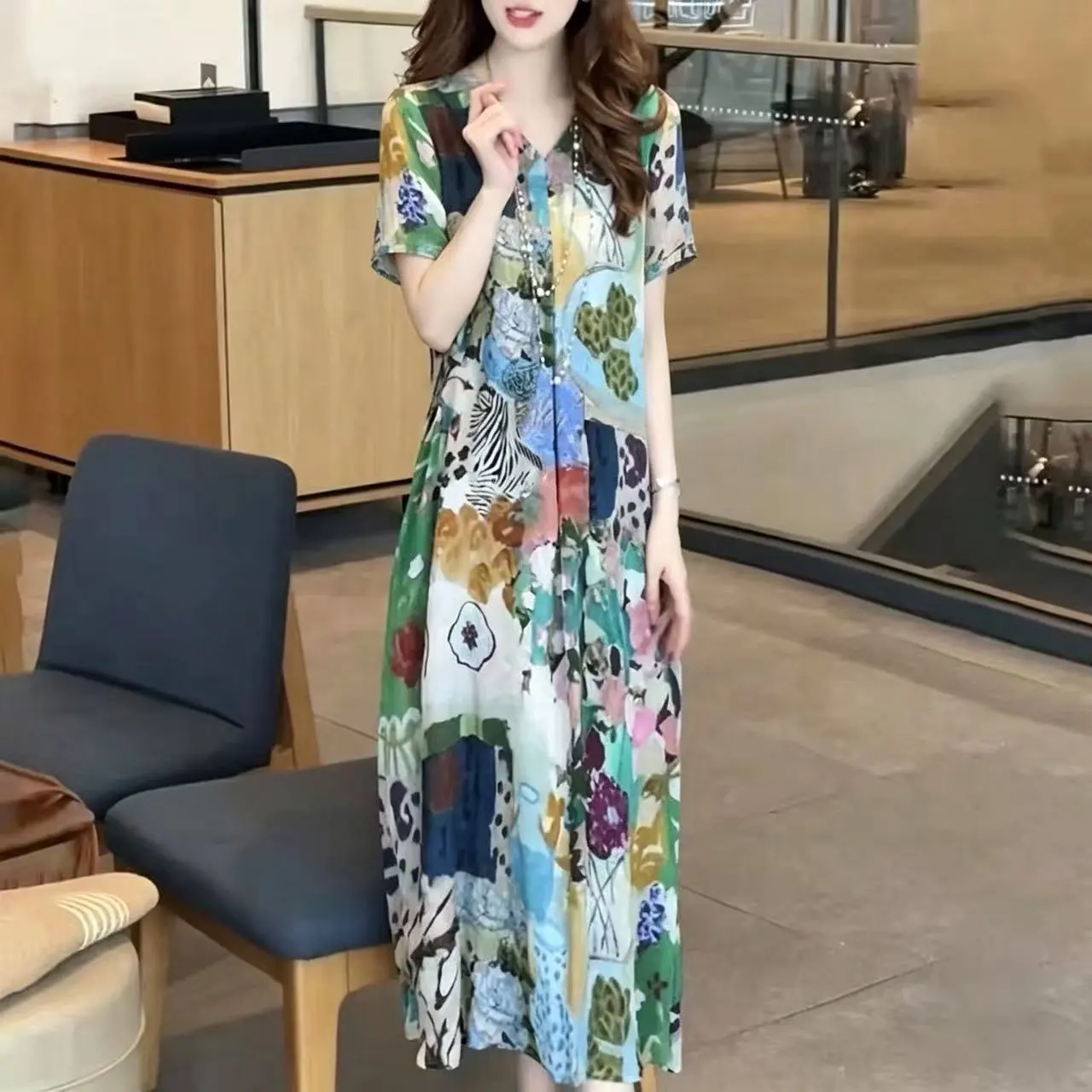 Robe longue à imprimé floral pour femmes, style bohème, décontractée, col en V, coupe ample, ligne A, maxi robe avec détails drapés