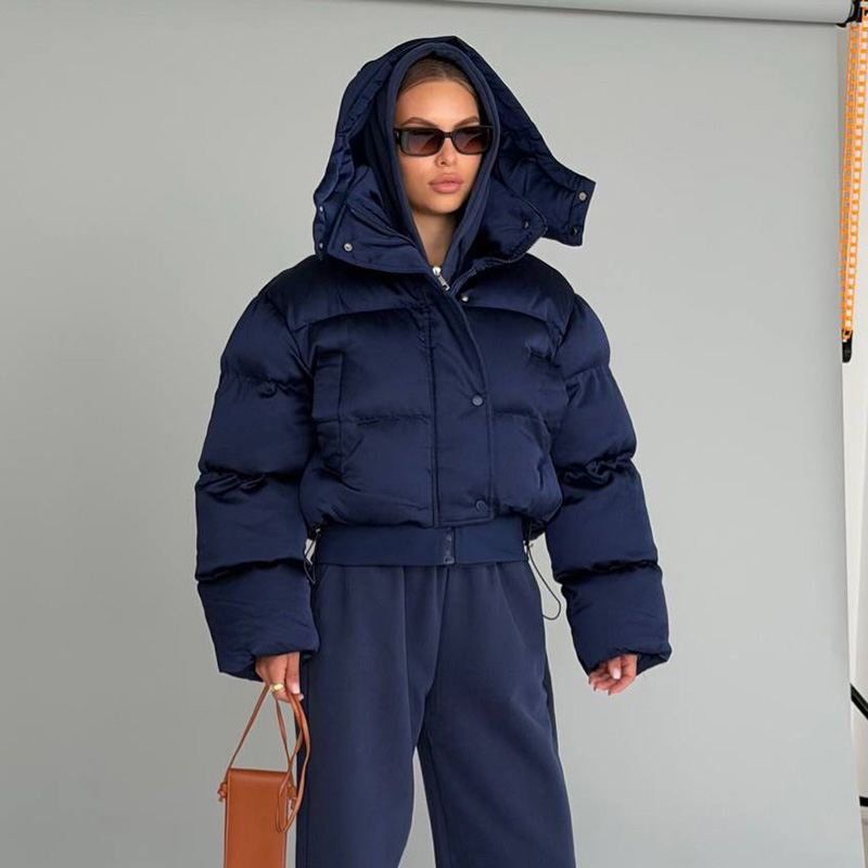 Veste courte matelassée en coton pour femme avec col Peter Pan, manches bouffantes, ourlet incurvé et grands boutons – Collection Quotidienne 2026