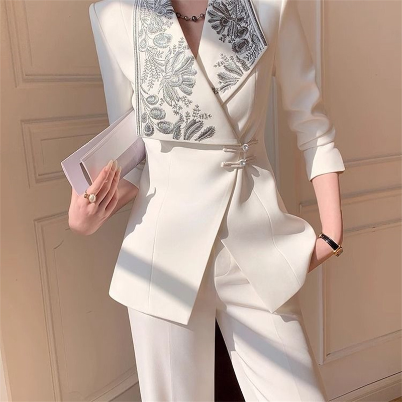 Costumes d'été pour femmes, nouvelle chemise brodée artisanale lourde, haut pour femme, Micro pantalon évasé, tempérament, ensemble deux pièces, costume de Style chinois
