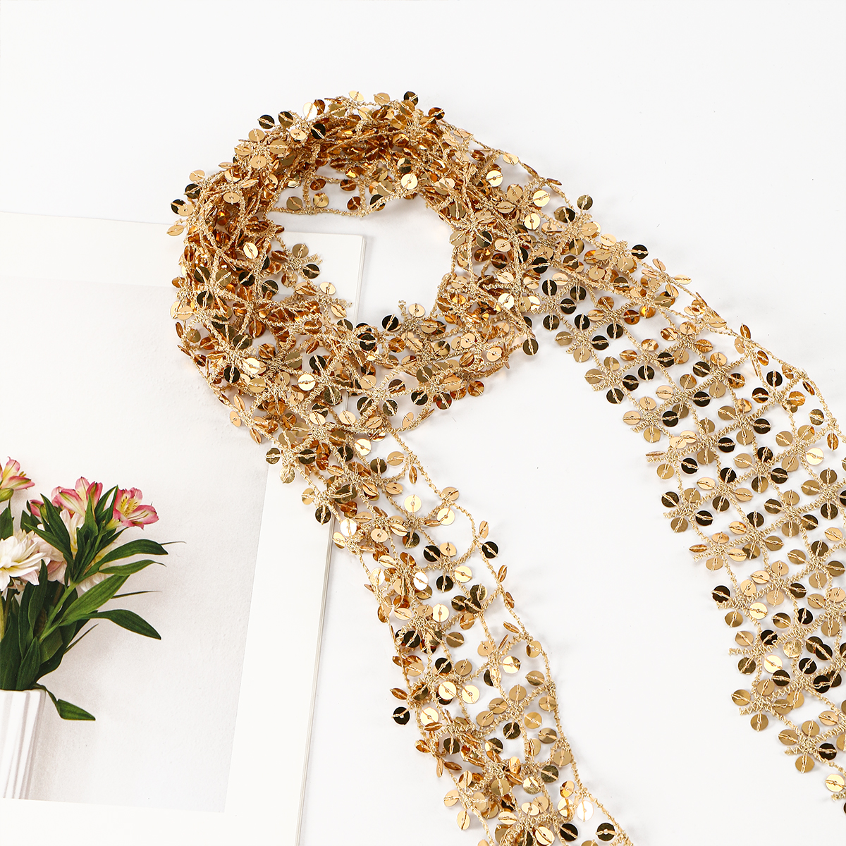 Écharpe à paillettes brillantes pour femmes, châle de Banquet en forme de fleur, Design creux, enveloppe de cou, ornée de paillettes, écharpe fine, accessoire de mode