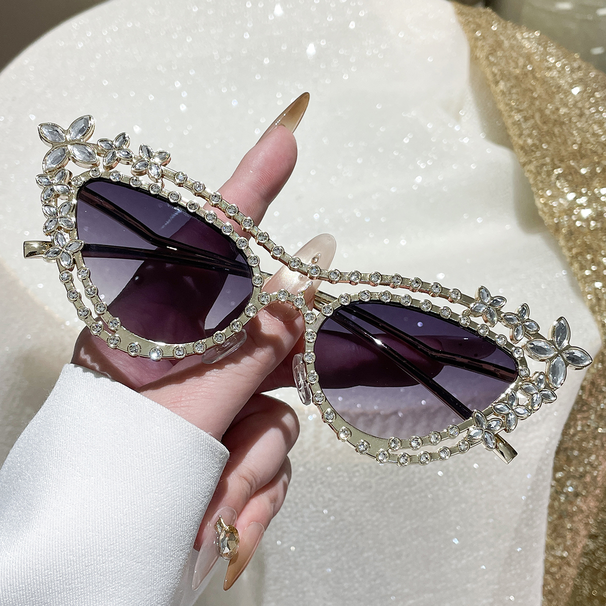 1 paire de lunettes de soleil pour femme, nouveau style de luxe avec strass, design œil-de-chat unique, haute valeur esthétique, exquises et polyvalentes