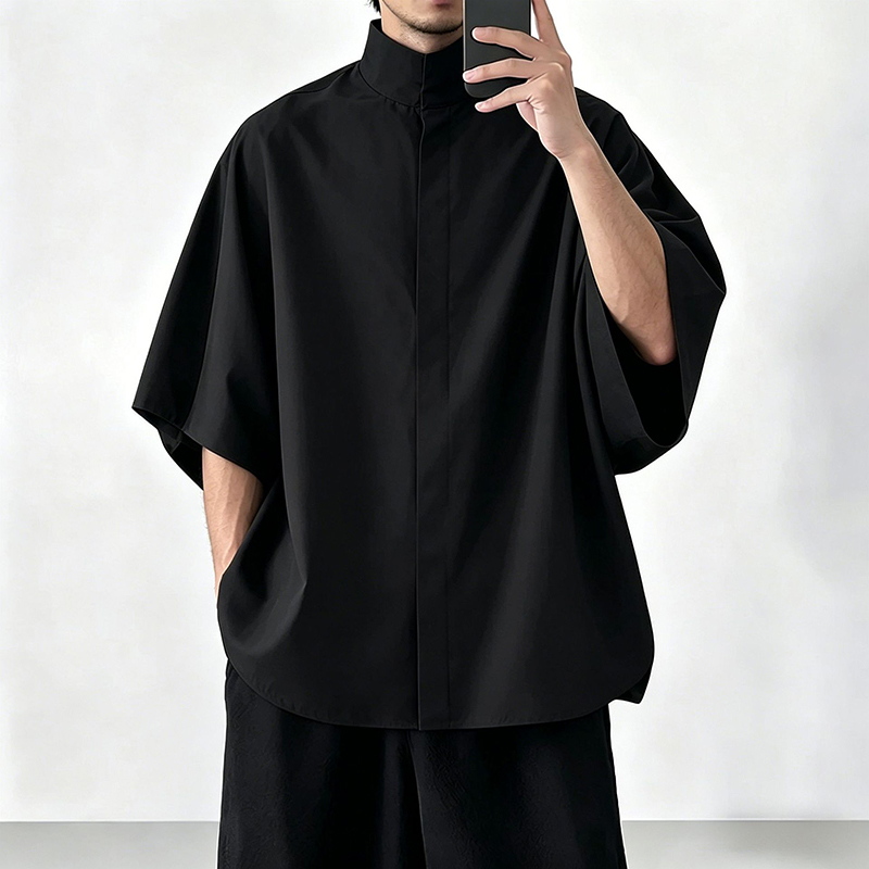 Chemise décontractée pour homme style japonais à col montant et manches courtes, coupe ample et oversize, couleur unie, boutons cachés, légère, streetwear
