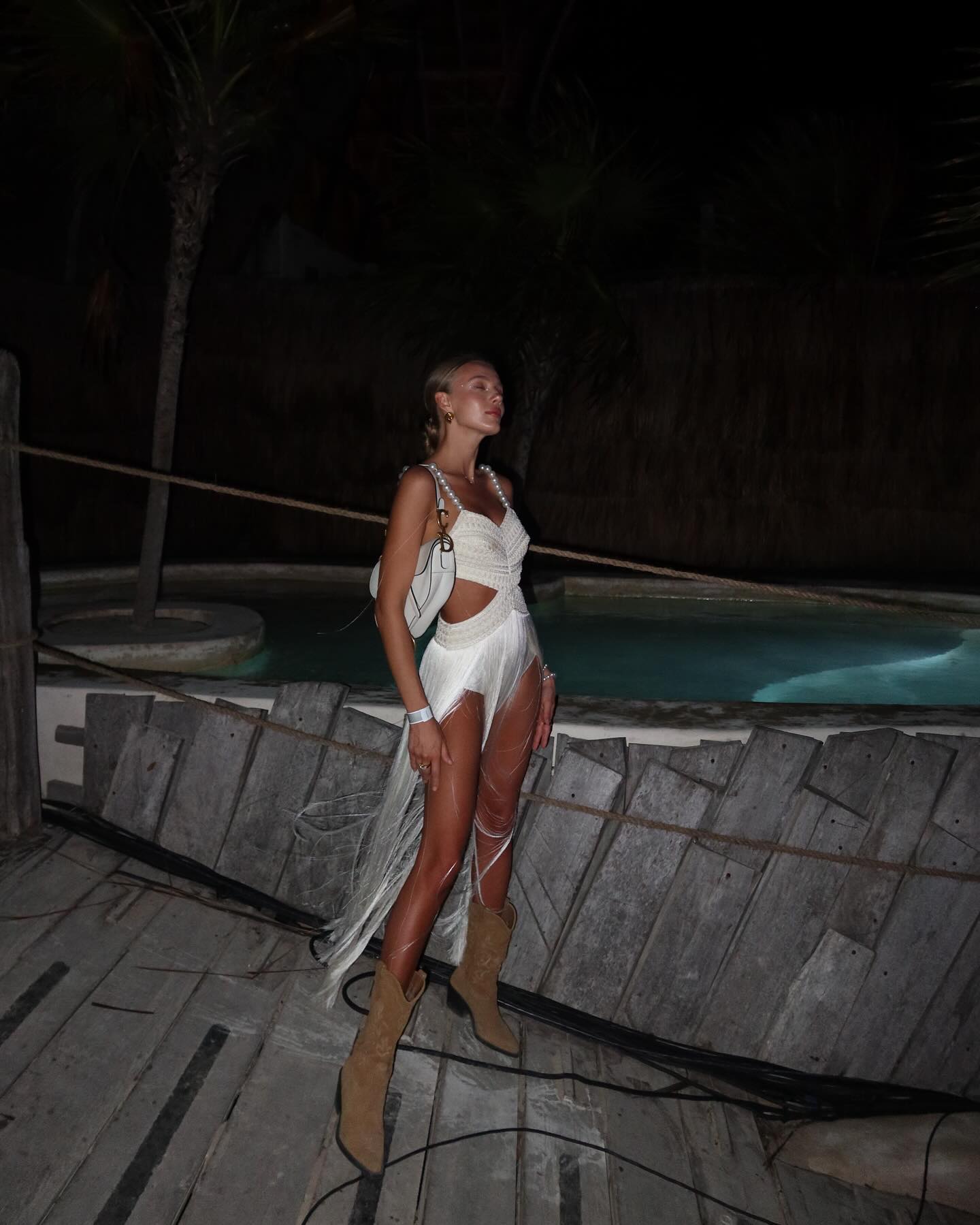 Robe de plage à franges, tenue de plage à pompons, robe longue en crochet perlé, tenue de villégiature, paréo d'été