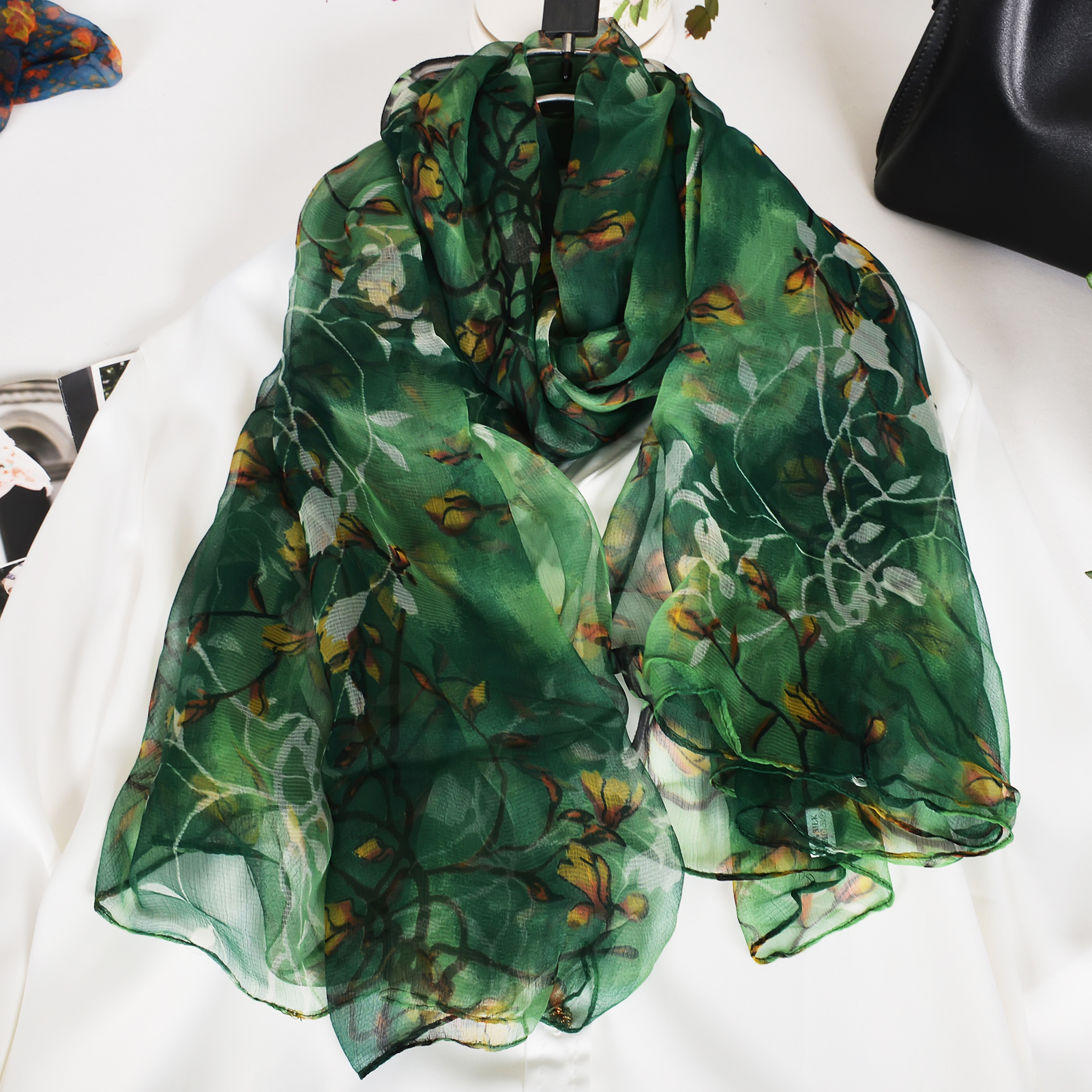 [BYSIFA] vert Jade véritable soie longue écharpe pour les femmes élégant Magnolia Design marque 100% soie cou foulards enveloppes pour printemps automne