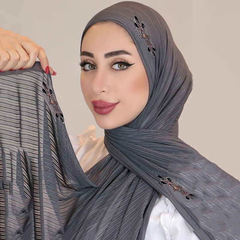 Mode côtelé Jersey Hijab musulman plaine écharpe crêpe strass Hijab doux islamique châles enveloppes bandeau pour les femmes