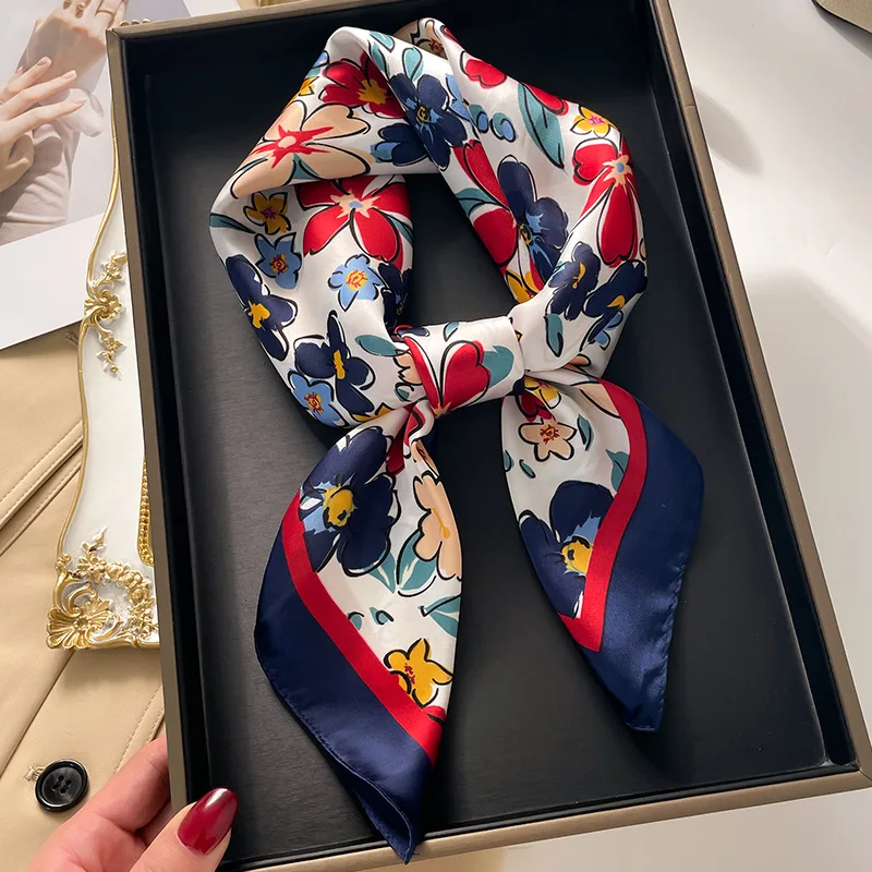 Écharpe carrée de luxe pour femmes, hijab élégant, foulard doux à motifs floraux, châle tendance pour les voyages