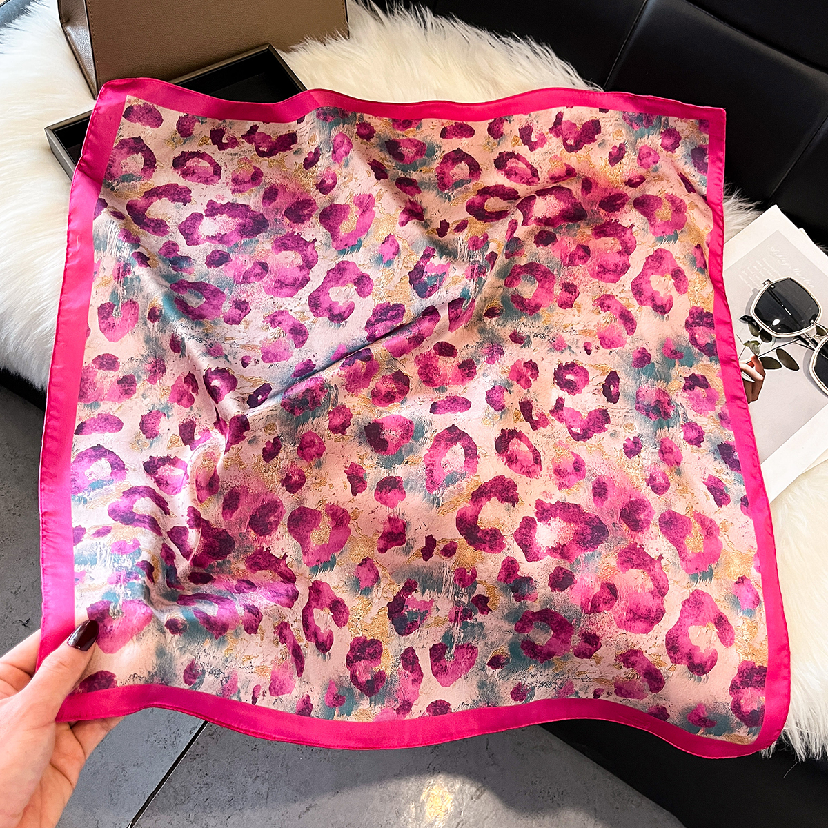 Écharpe en Soie pour Femme, Foulard Carré, Bandana, Hijab, Écharpe à Motifs Floraux, Châle, Bandeau pour Cheveux, Foulard de Luxe