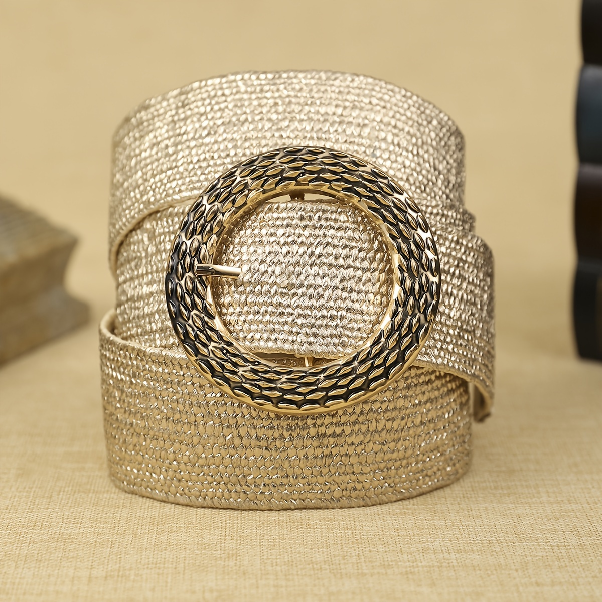 Ceinture dorée pour femme, style bohème, accessoire de mode tendance, boucle en métal, indispensable pour les tenues de shopping et le quotidien
