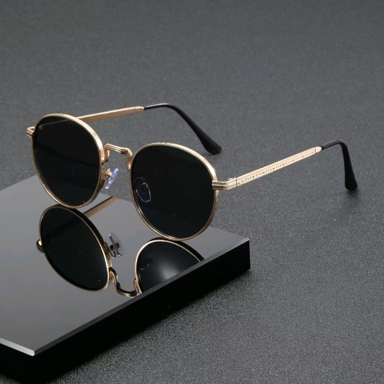 Lunettes de soleil rondes classiques tendance pour hommes et femmes, style vintage en métal, pour la conduite en extérieur, design de luxe, accessoires pour les yeux