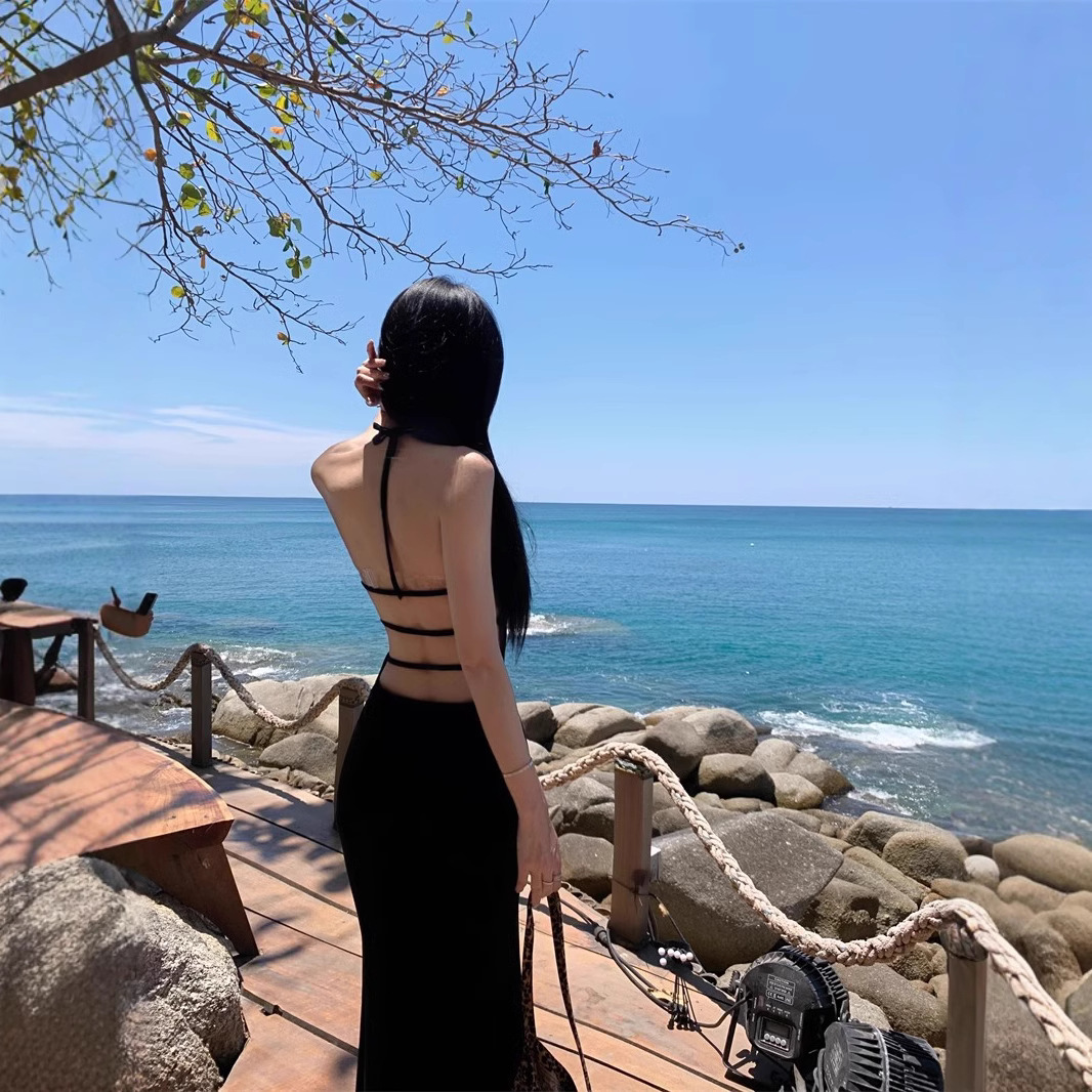 Robe décontractée pour femmes, tenue de plage, Sexy, forme du corps, Mini robe en soie glacée, couleur Pure, décolleté froncé, sans manches