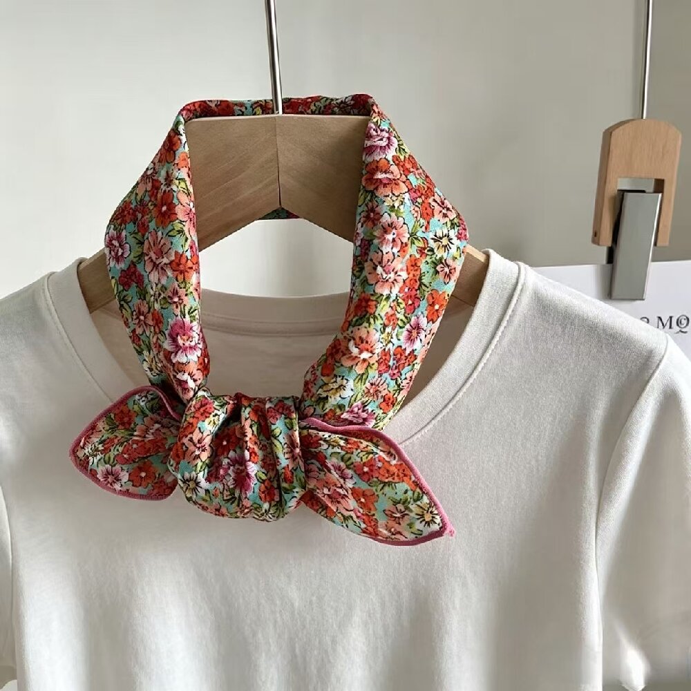 Petit foulard carré à imprimé floral en soie, foulard fin rétro pour femmes, printemps-été, foulards à fleurs tendance, 55*55