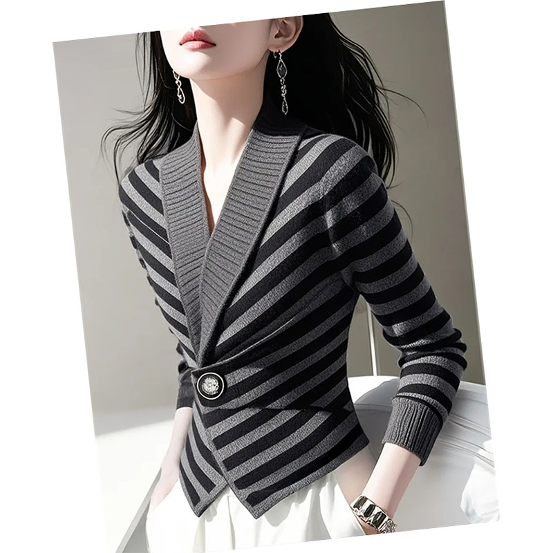 Beau pull populaire de cette année pour femmes, nouveau tempérament d'hiver, rayures paresseuses à haut sens, avec pulls à la mode, 2025