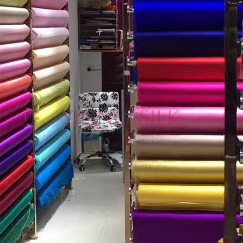 Tissu en Soie 19 Momme au Mètre, 100% Soie de Mûrier, Crêpe Satin Uni pour Confection de Pyjamas et Robes