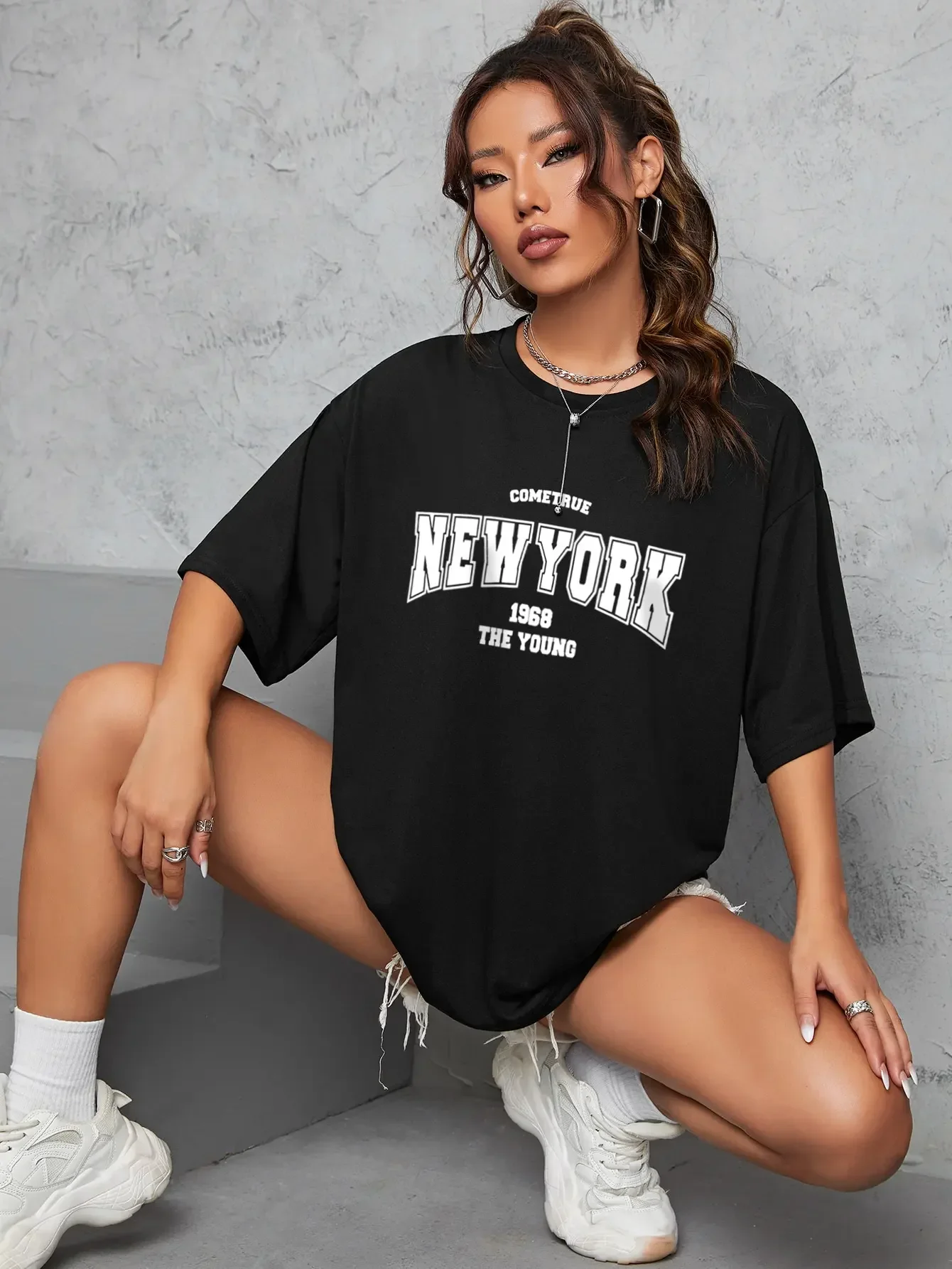 Chemises pour femmes 1968 The New York Is Young femmes t-shirts surdimensionné créativité Streettshirt à manches courtes vêtements graphiques t-shirts