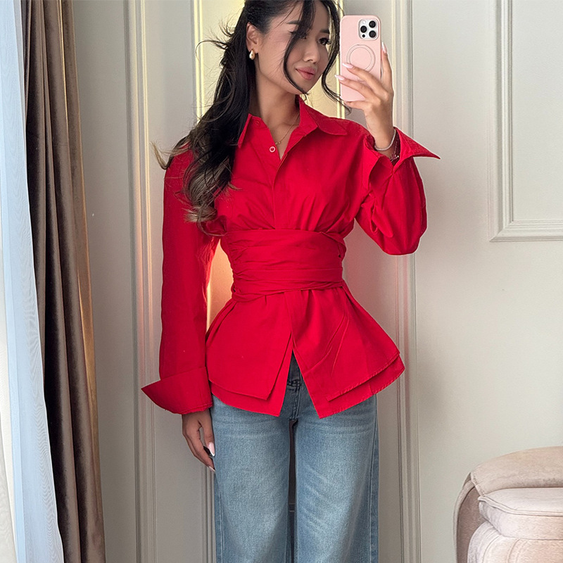 Chemisier blanc vintage pour femme, col rabattu, manches longues, taille ajustée, style Y2K streetwear, chemise élégante à empiècements, Printemps 2026