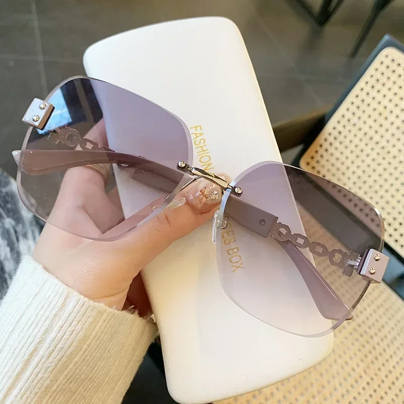 Nouvelles lunettes de soleil carrées femmes belle marque concepteur lunettes de soleil colorées femme sans monture ronde lunettes extérieures
