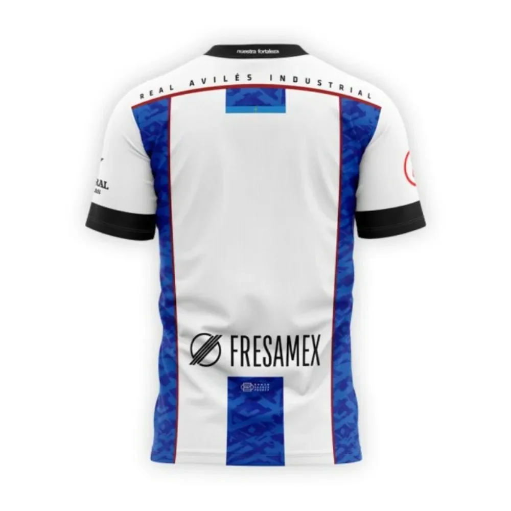 Maillot de football - Blanc avec rayures bleues et motif - Logo officiel du sponsor et emblèmes supplémentaires sur les manches