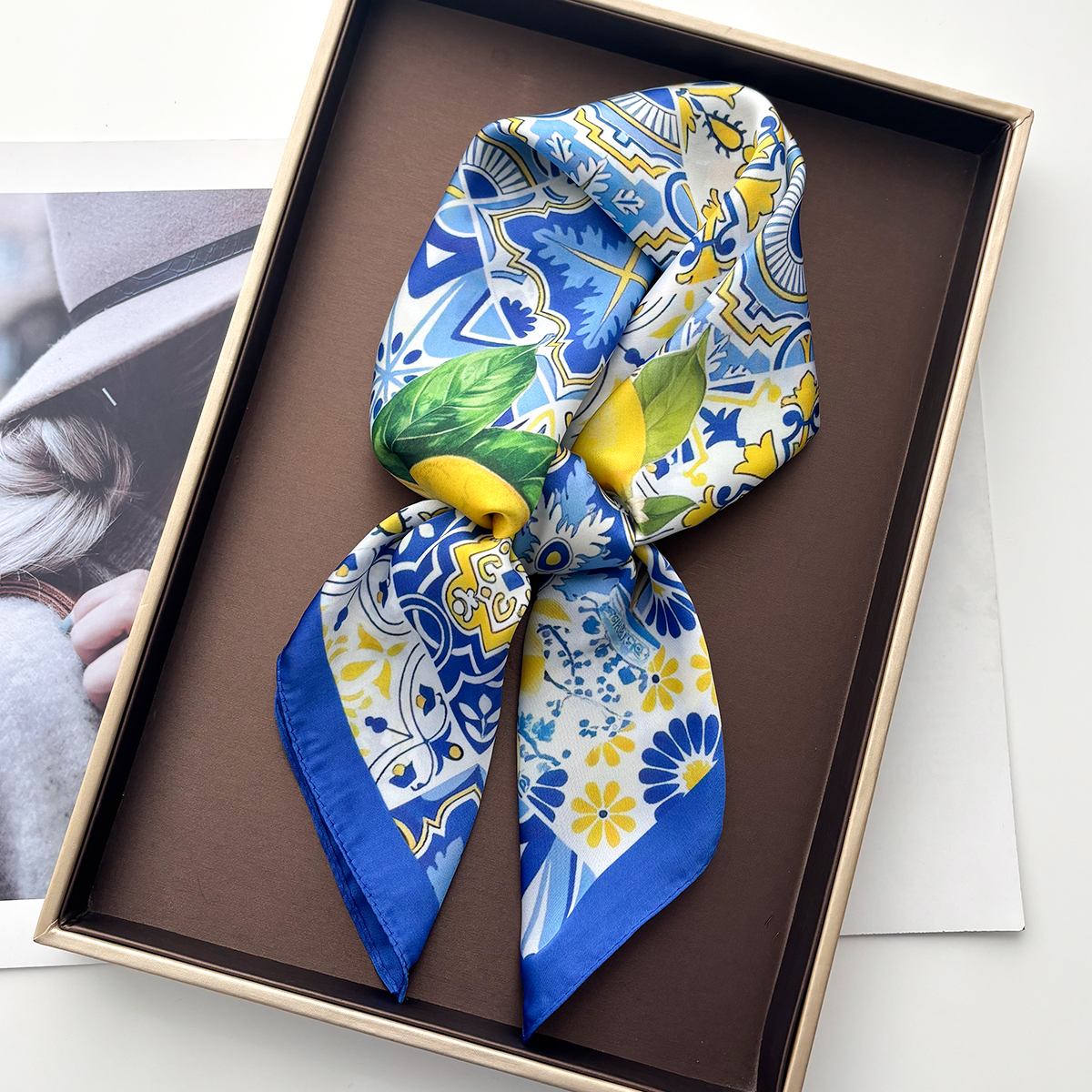 Écharpe carrée florale de luxe en satin doux imitation soie pour femmes, bandanas élégants, hijab, foulard imprimé, châles et étoles