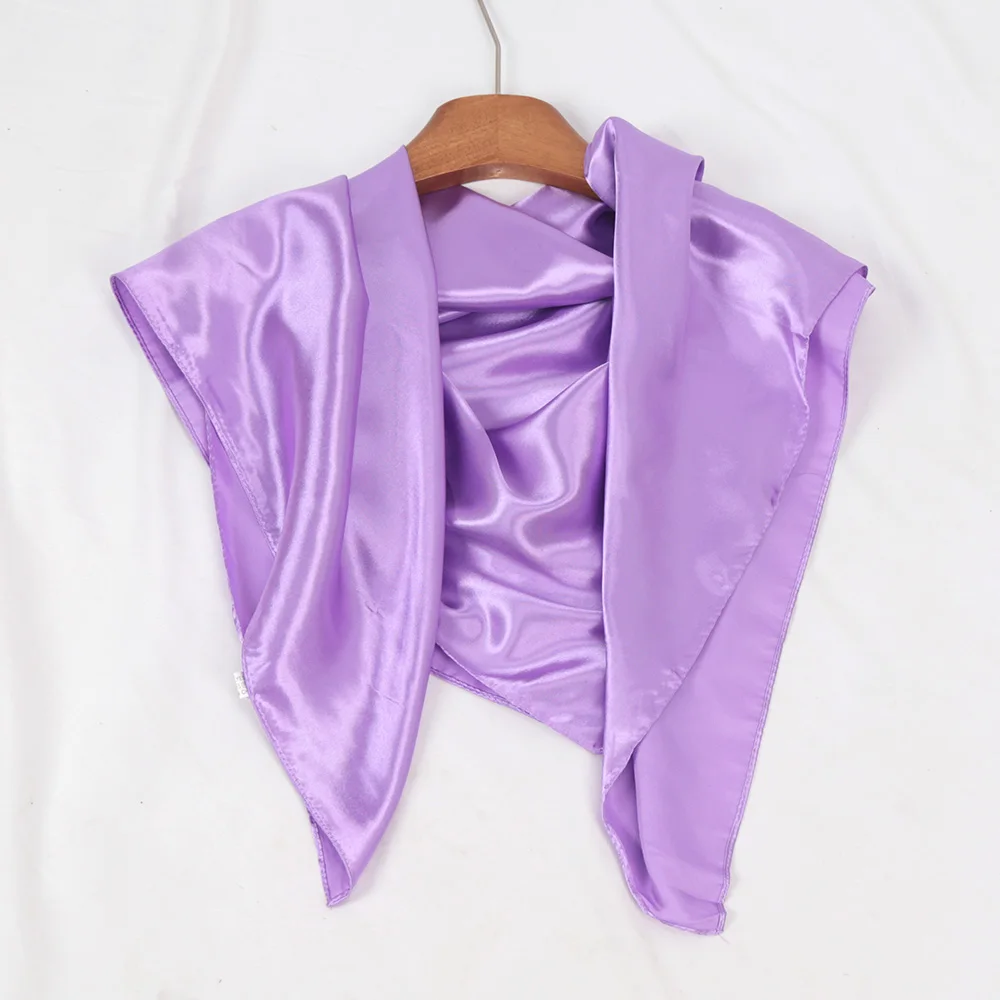 Écharpe carrée en satin pour femme, 90cm, foulard pour le cou et les cheveux, sac chaîne, foulard doux pour la présidence, hijabs pour la tête, nouvelle mode 2024